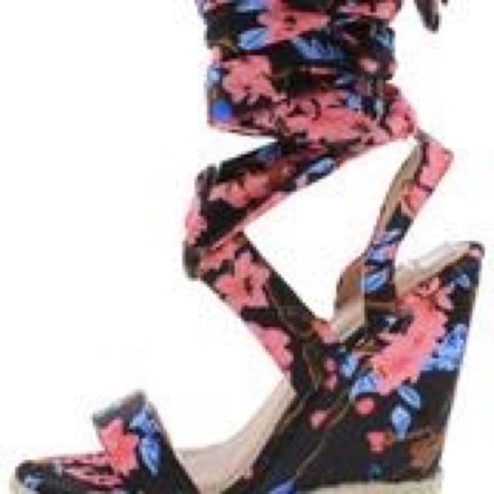 Black Wedges - Picture 2 of 3